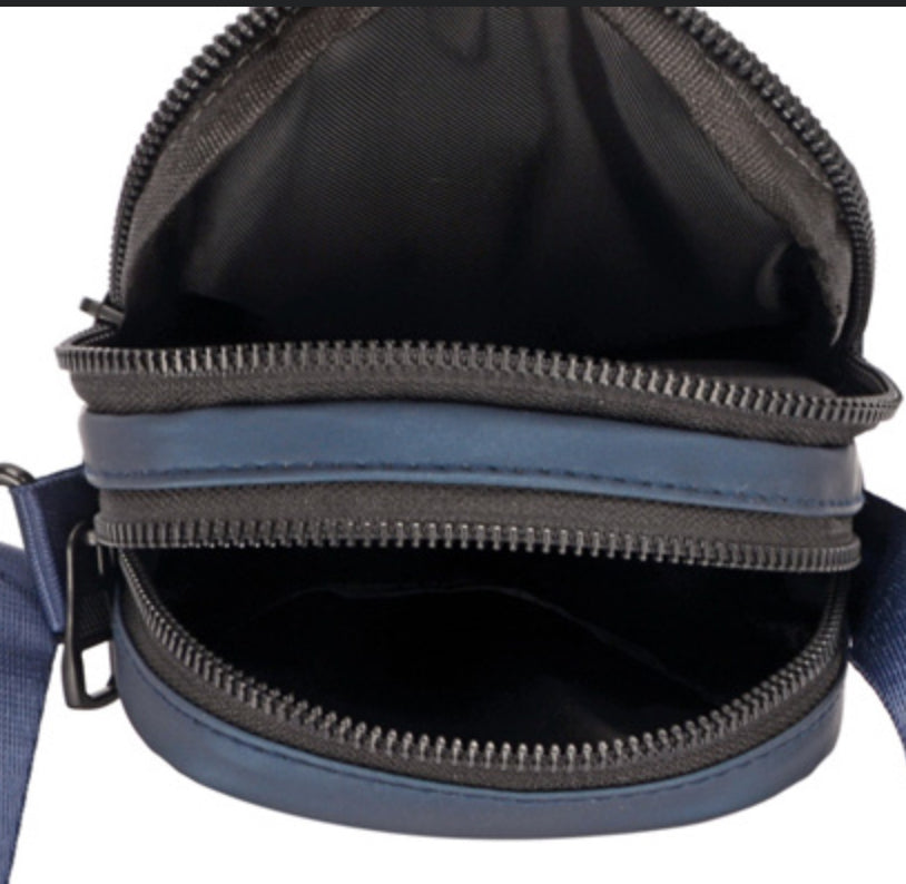 Unisex shoulder/crossbody bag