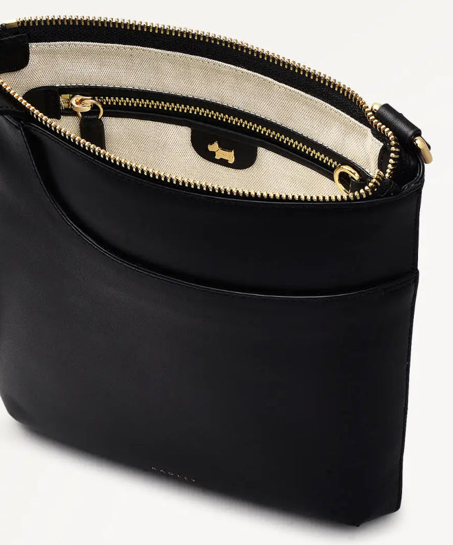 Pockets Medium Crossbody